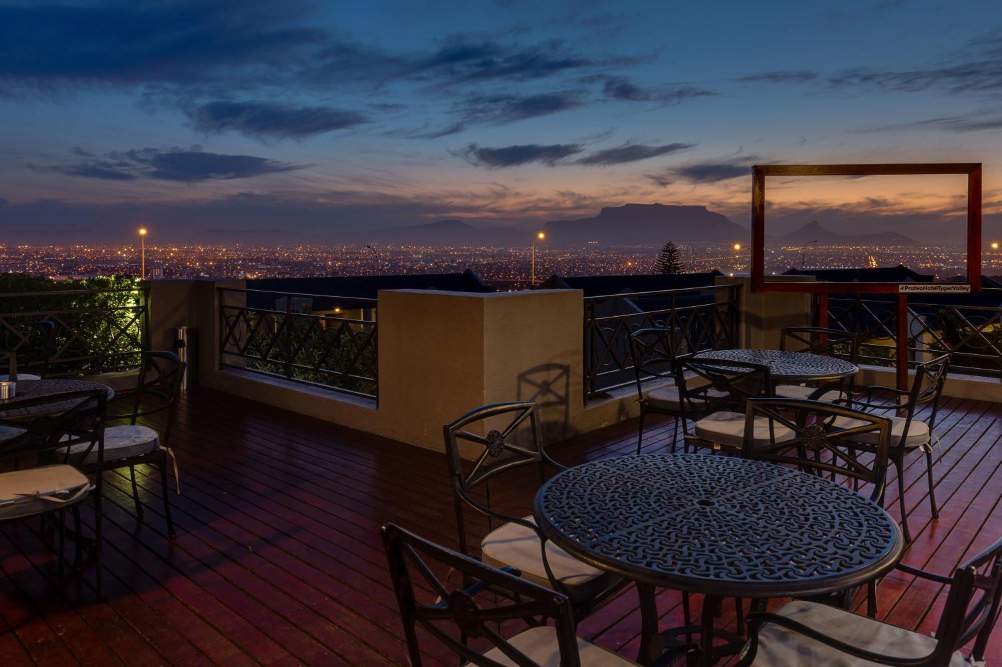Protea Hotel By Marriott Cape Town Tyger Valley Bellville Exterior foto